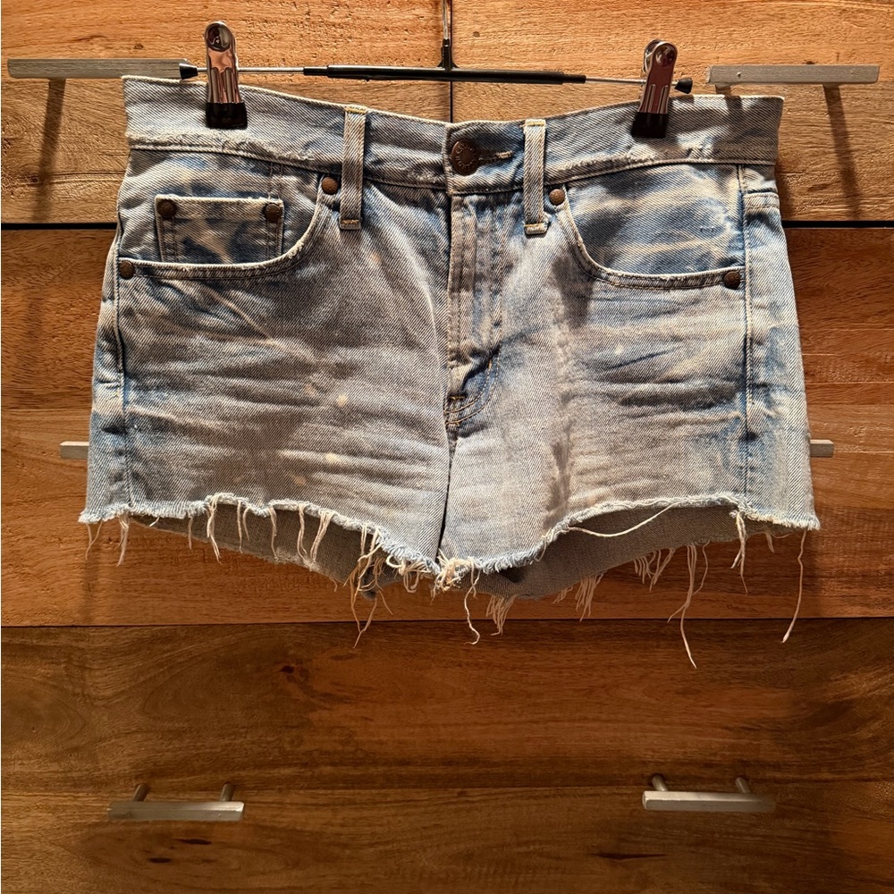 Moussy Distressed Denim Women Cutoffs